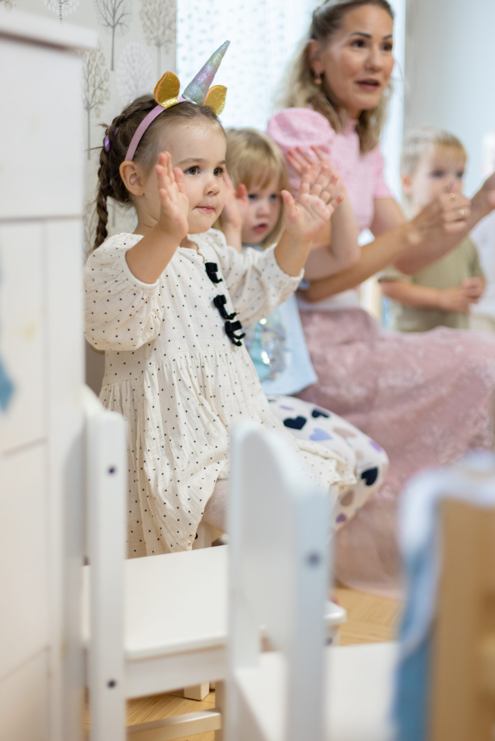 Kui armastad lastega tegeleda, tule lapsehoidja ja abiõpetaja koolitustele 11.11.2026-14.04.2027. ERIALATUNNID VEEBIÕPPES!Õpe toimub veebikeskkonnas Zoom (erial