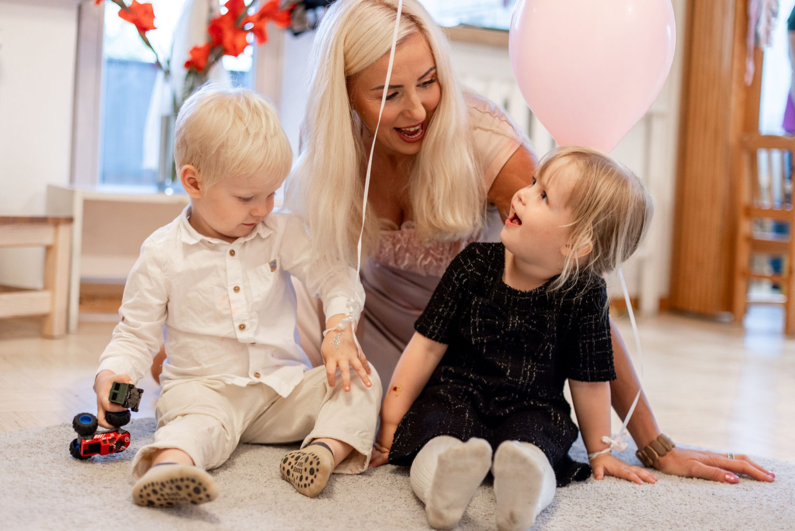 Kui armastad lastega tegeleda, tule lapsehoidja ja abiõpetaja koolitustele 28.01.-27.05.2026. ERIALATUNNID VEEBIÕPPES! Õpe toimub veebikeskkonnas Zoom (erialatu